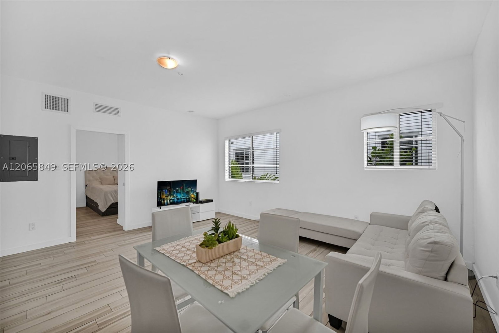 Real estate property located at 1560 Meridian Ave #207, Miami-dade, Lincoln Sub, Miami Beach, FL