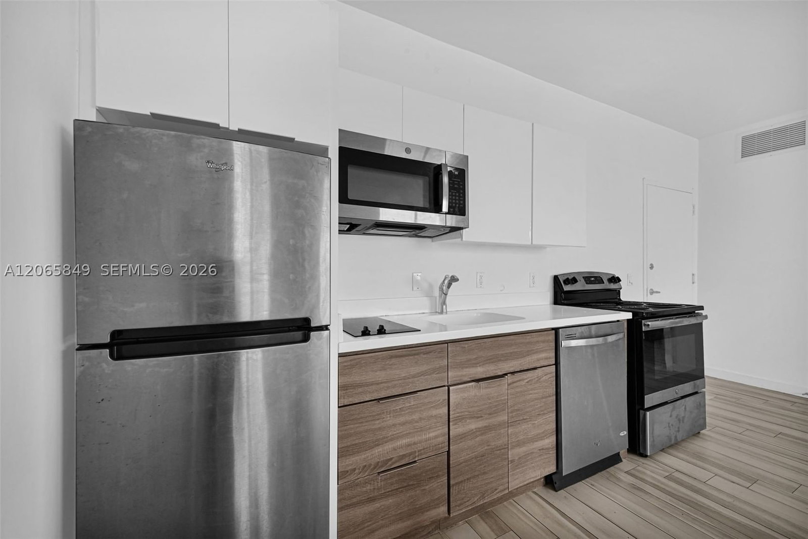 Real estate property located at 1560 Meridian Ave #207, Miami-dade, Lincoln Sub, Miami Beach, FL