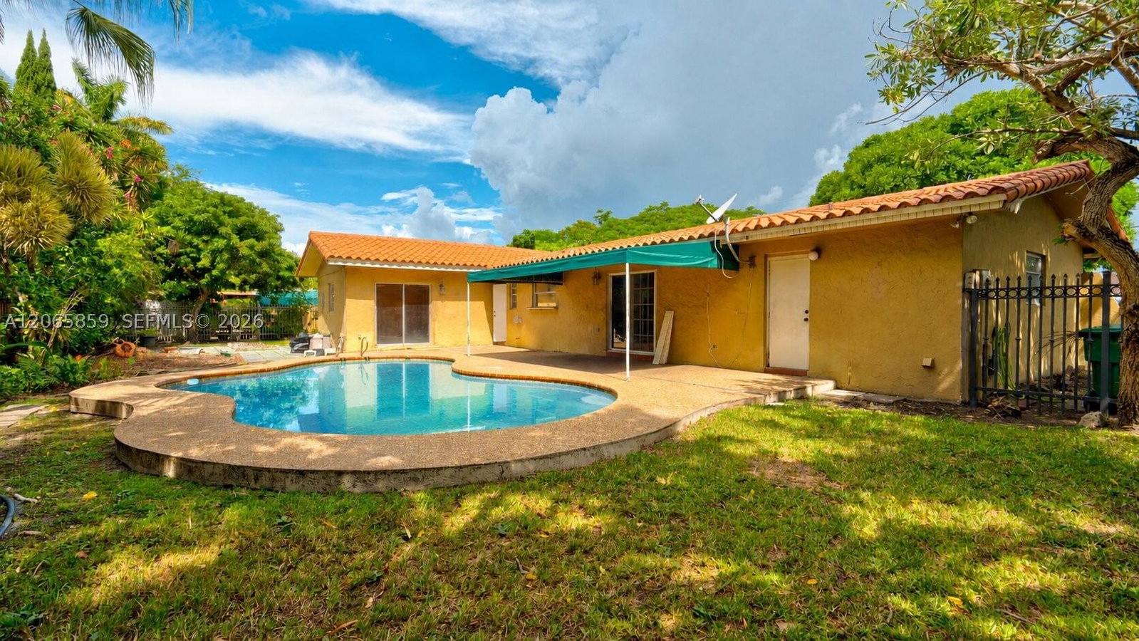 Real estate property located at 10710 32nd St, Miami-dade, Bello Monte Estates, Miami, FL