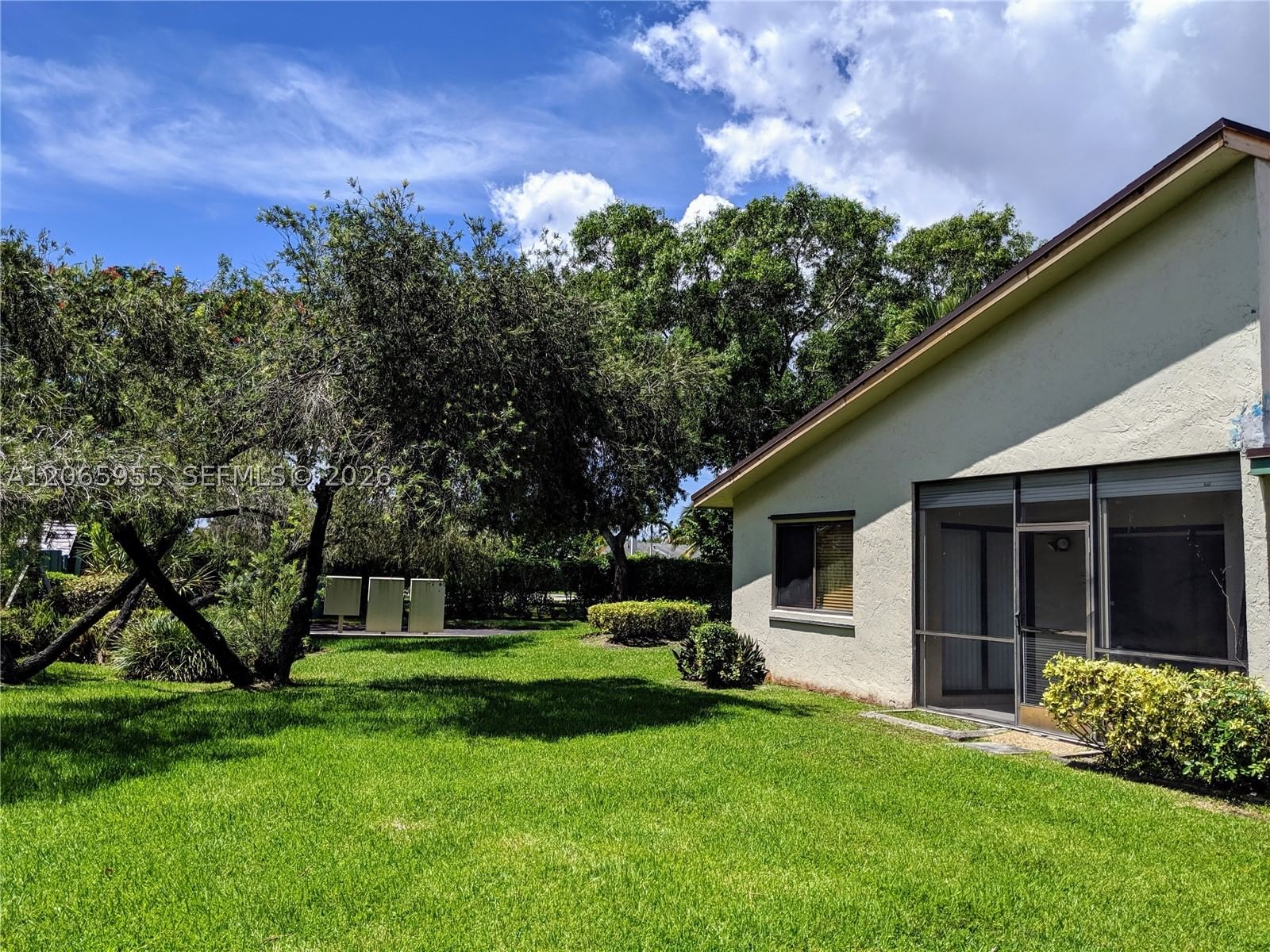 Real estate property located at 460 Lakeview Dr #4, Broward, Villas Of Bonaventure At, Weston, FL