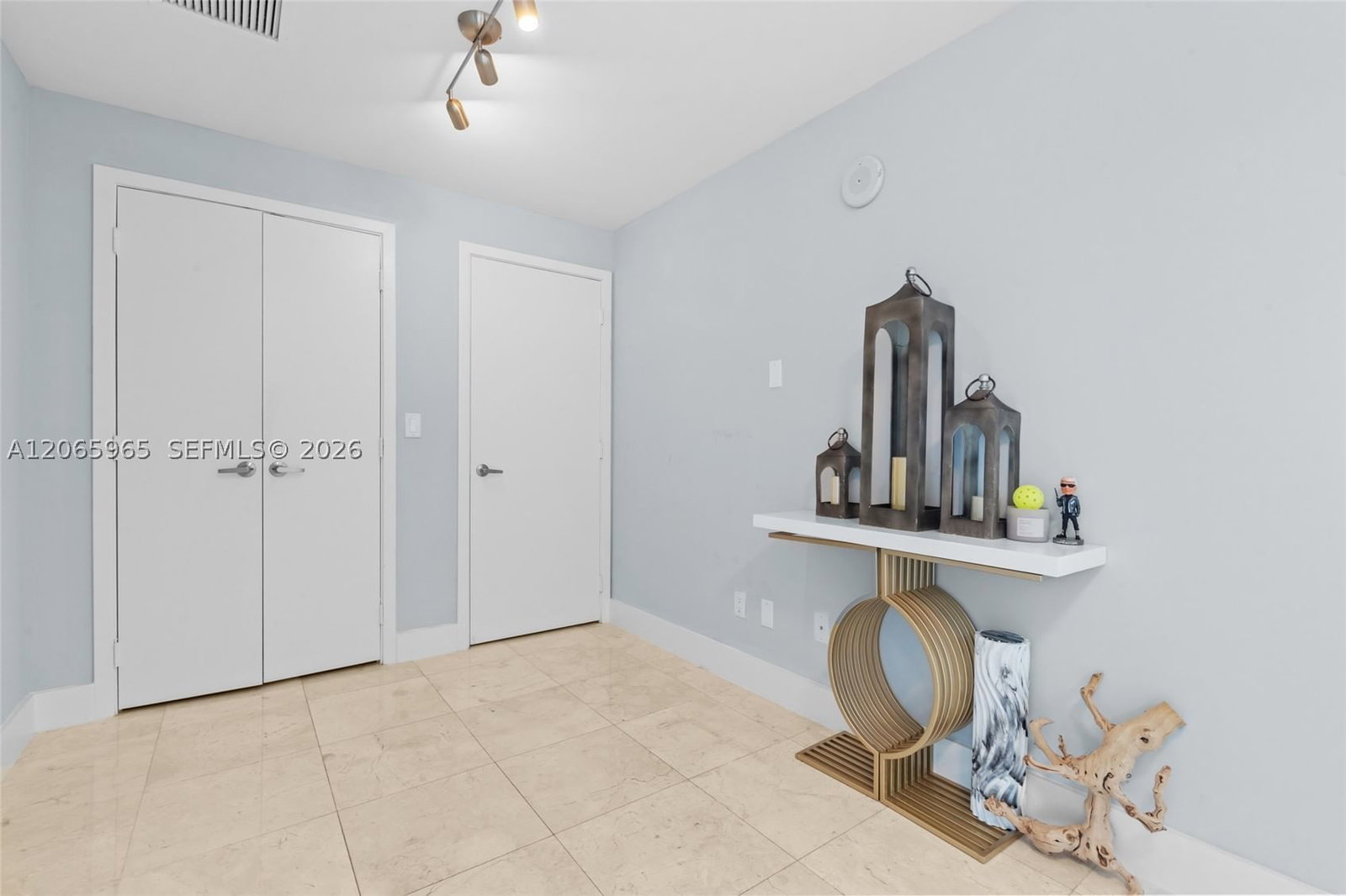 Real estate property located at 888 Biscayne Blvd #4203, Miami-dade, Marinablue Condo, Miami, FL