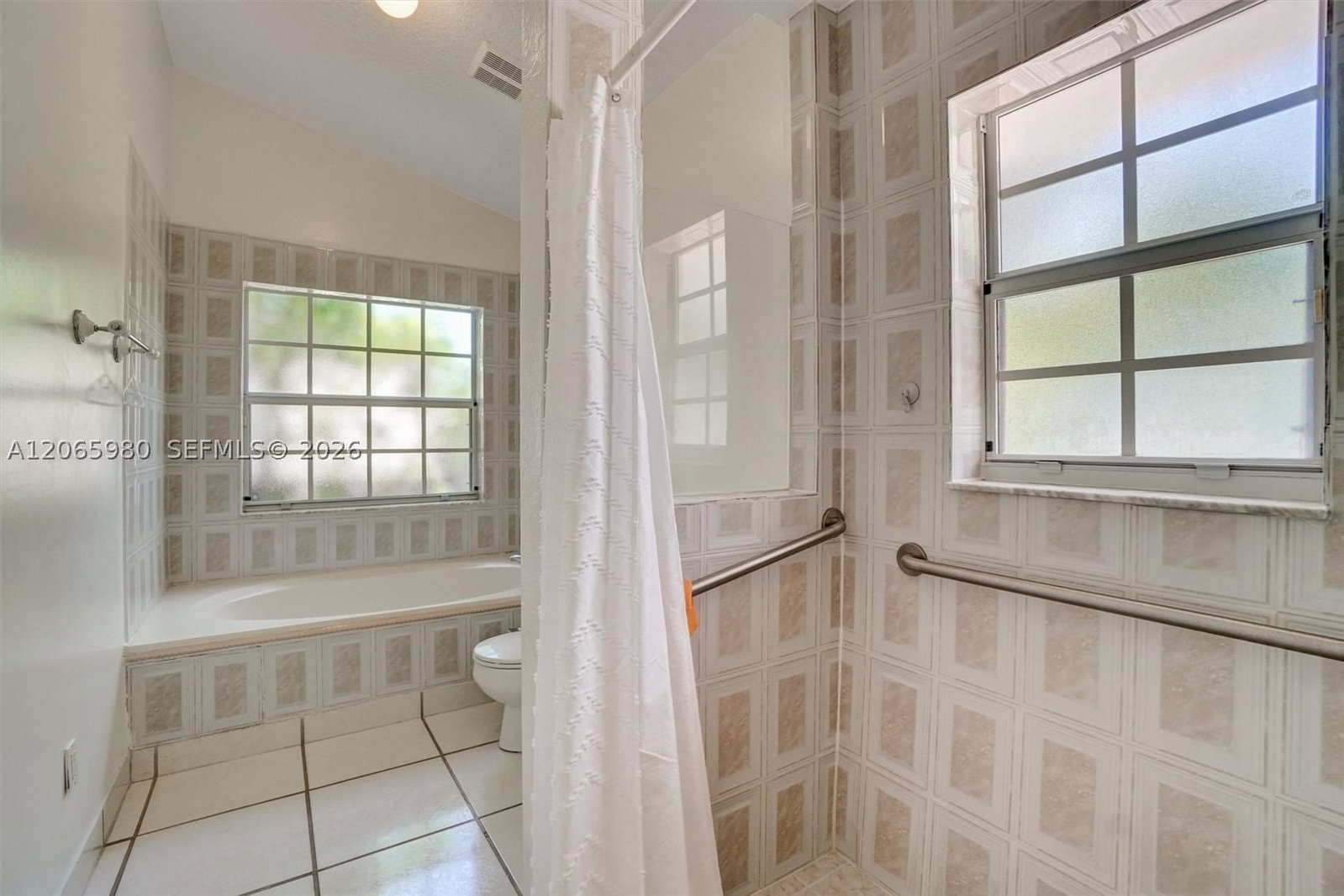 Real estate property located at 25 Ludlam Dr, Miami-dade, Rev Of Rev Fec Addn Hiale, Miami Springs, FL