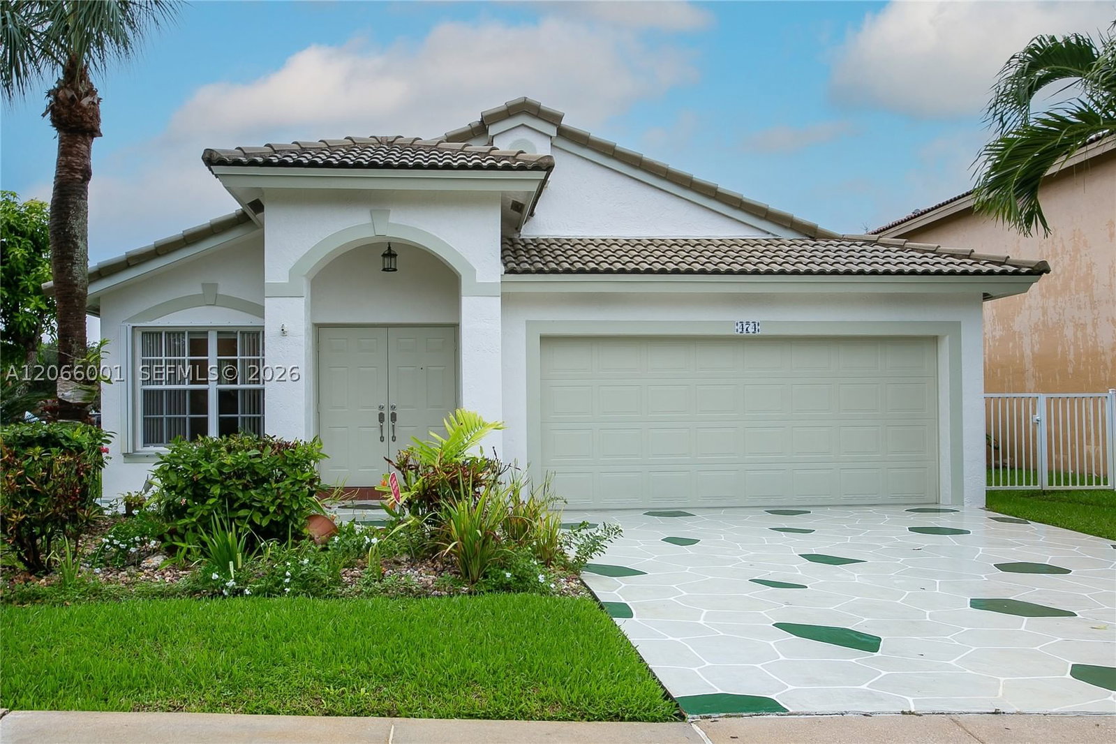 Real estate property located at 474 205th Ave, Broward, Crystal Pointe, Pembroke Pines, FL