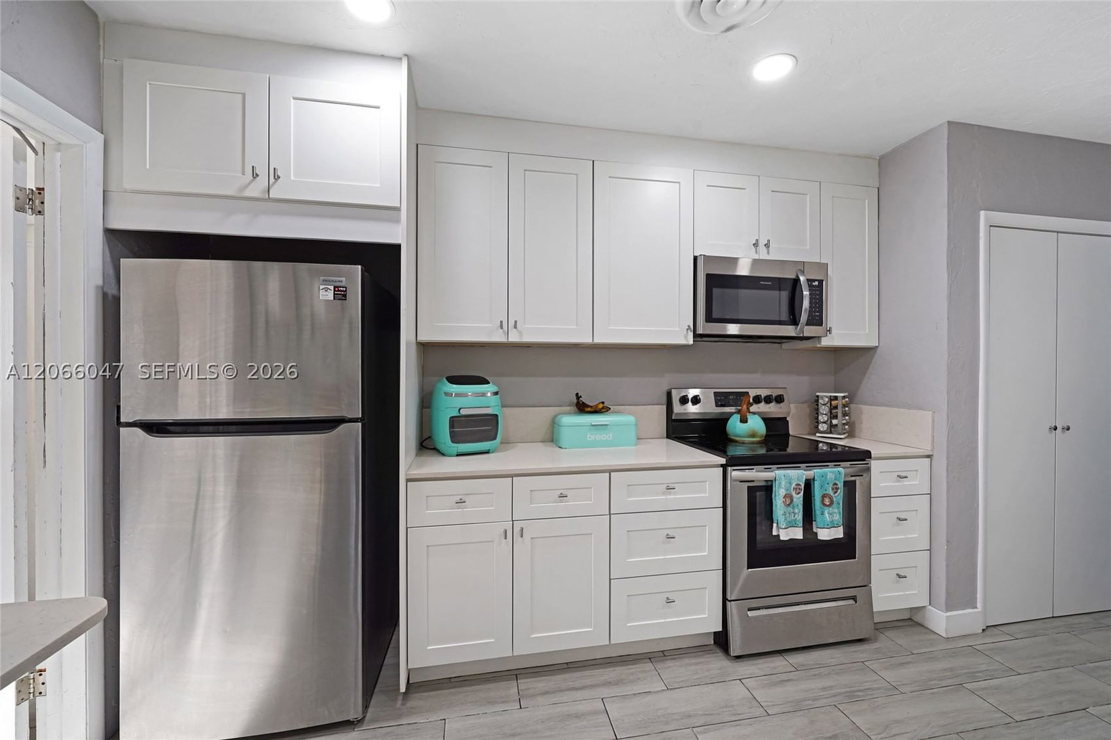 Real estate property located at 912 9th Ct, Broward, Pine Crest Amended Plat, Pompano Beach, FL