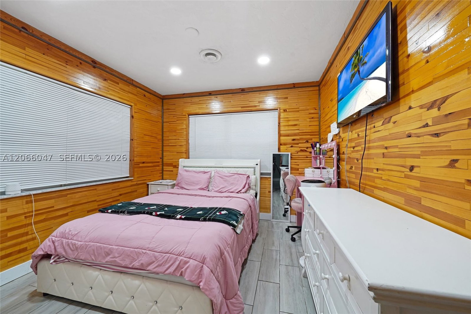 Real estate property located at 912 9th Ct, Broward, Pine Crest Amended Plat, Pompano Beach, FL