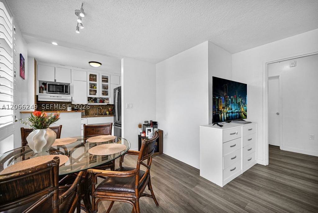 Real estate property located at 2400 9th St #201, Broward, Ocean Sunrise Co-op, Fort Lauderdale, FL