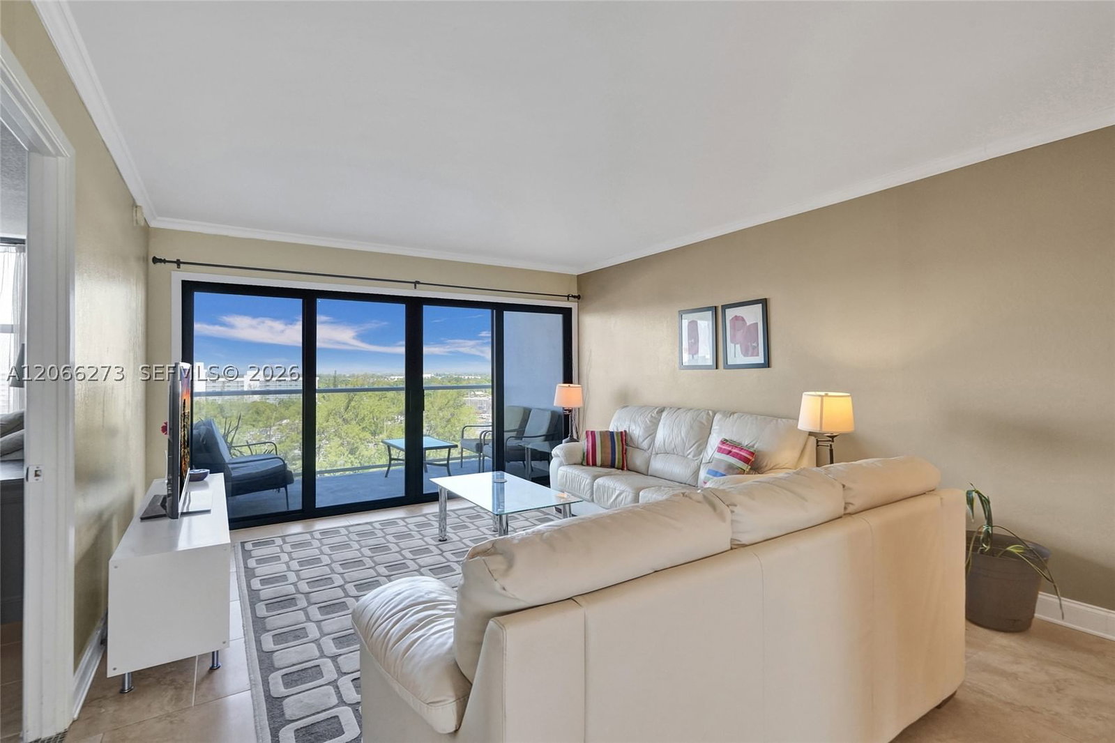 Real estate property located at 1401 Riverside Dr #1005, Broward, Waterbury Condo, Pompano Beach, FL