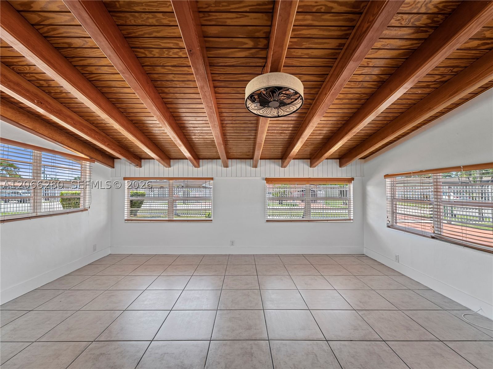 Real estate property located at 8241 12th Ter, Miami-dade, Fontainebleau Gardens 1st, Miami, FL