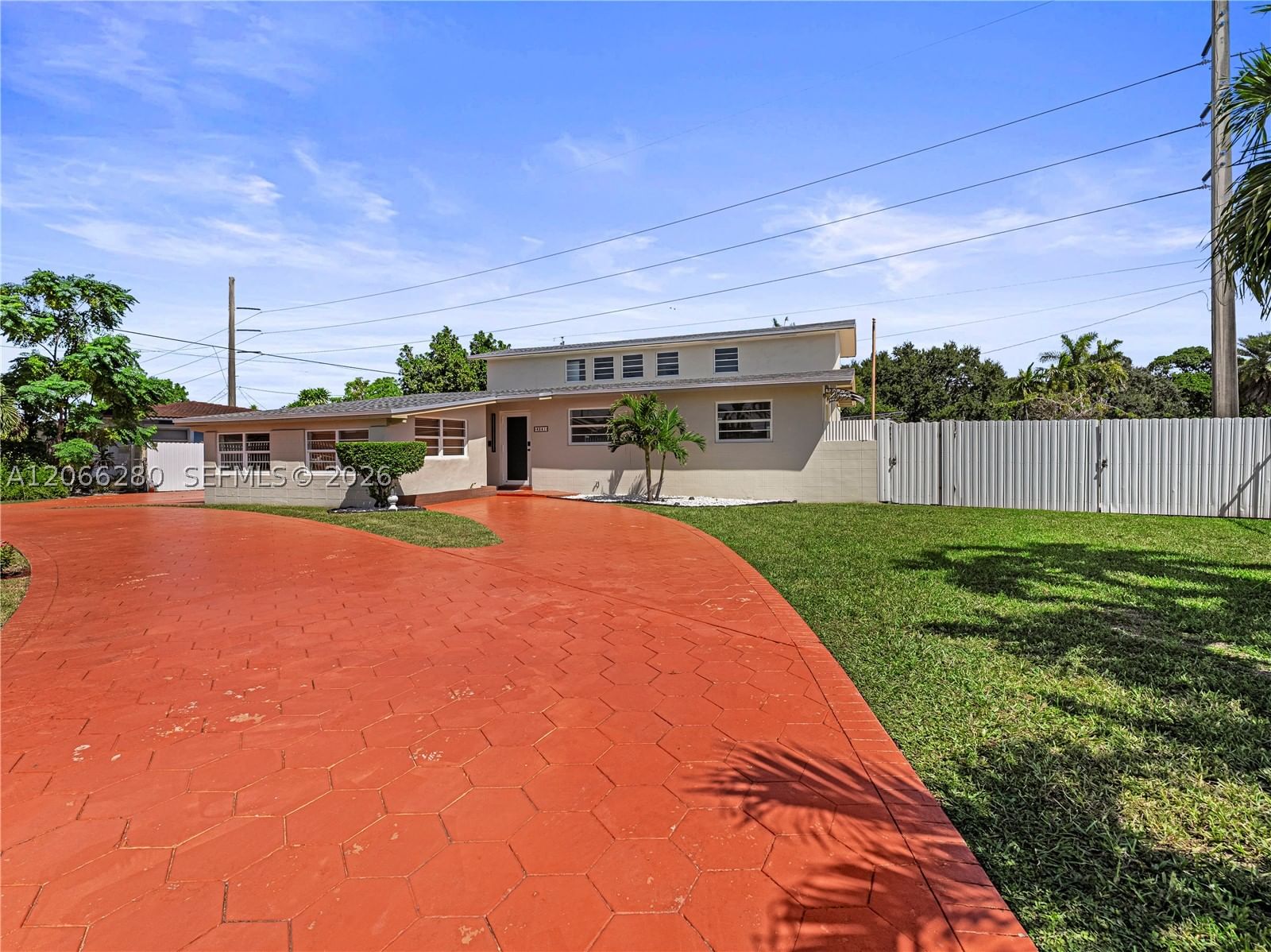 Real estate property located at 8241 12th Ter, Miami-dade, Fontainebleau Gardens 1st, Miami, FL