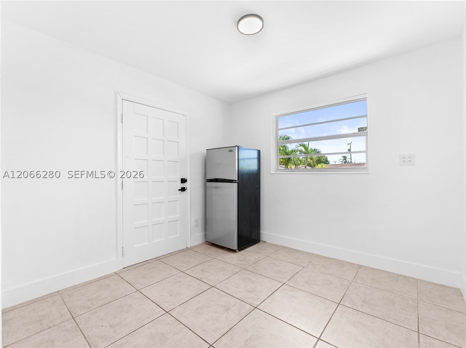Real estate property located at 8241 12th Ter, Miami-dade, Fontainebleau Gardens 1st, Miami, FL