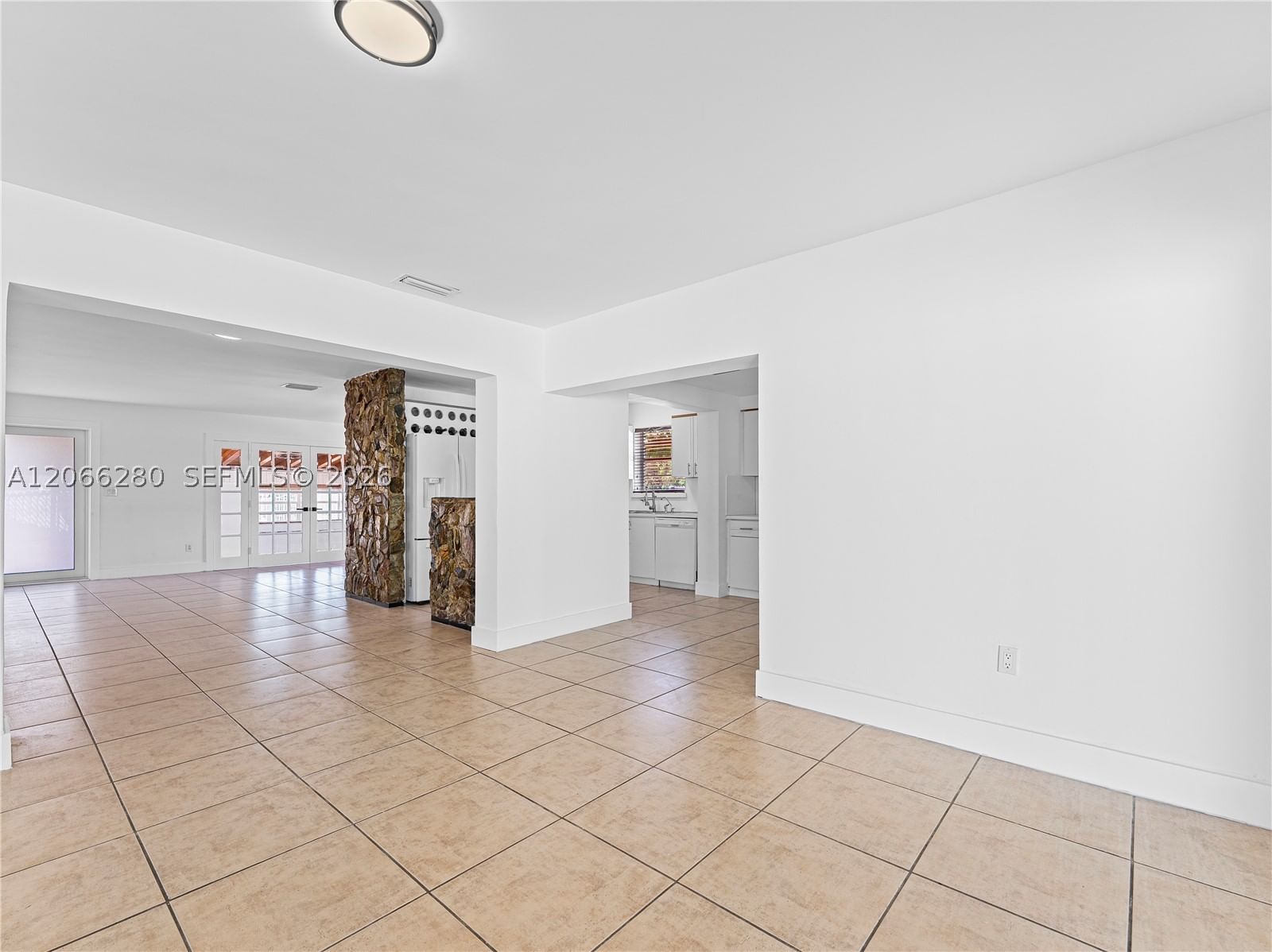 Real estate property located at 8241 12th Ter, Miami-dade, Fontainebleau Gardens 1st, Miami, FL