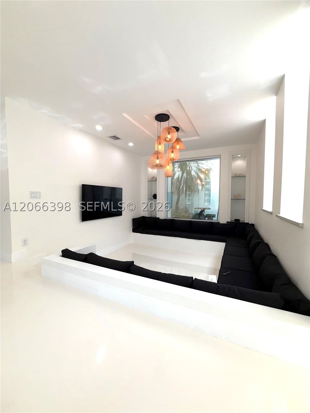 Real estate property located at 16203 82nd Pl, Miami-dade, 6th Addn To Royal Oaks, Miami Lakes, FL