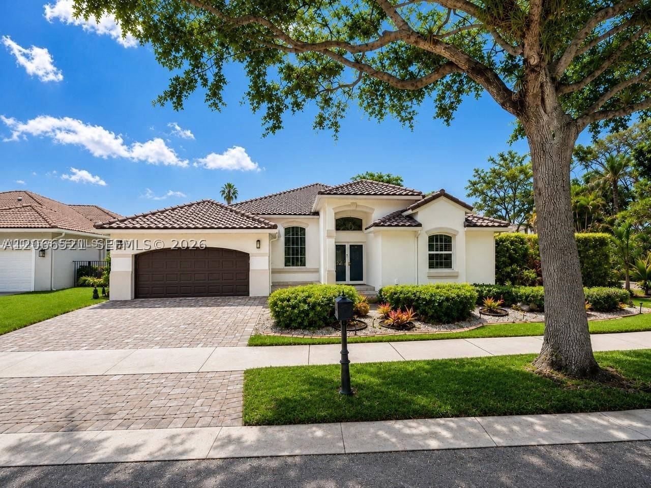 Real estate property located at 2616 Oakbrook Ct, Broward, Sector 7 South, Weston, FL