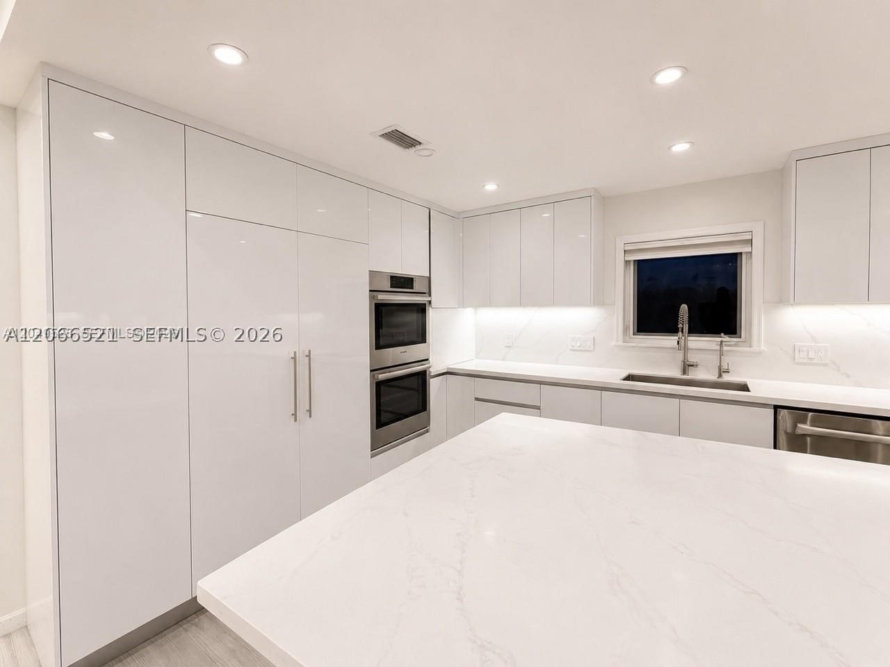 Real estate property located at 2616 Oakbrook Ct, Broward, Sector 7 South, Weston, FL