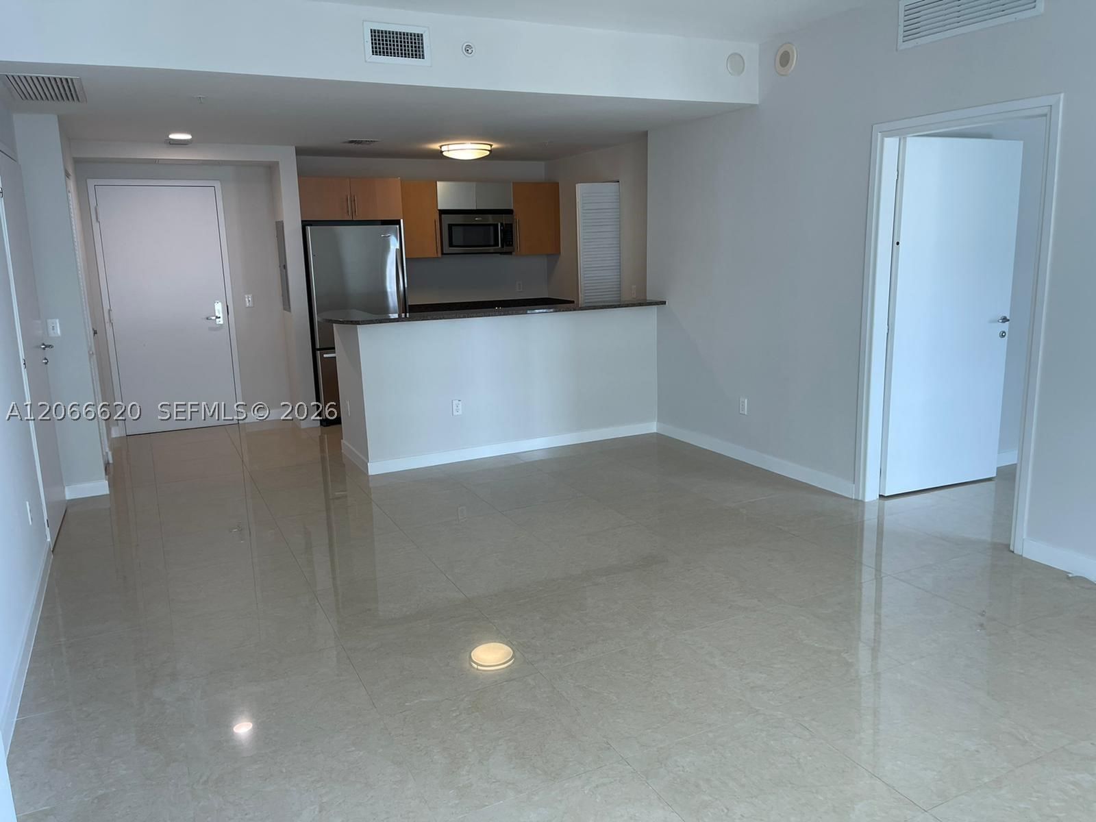 Real estate property located at 300 Biscayne Blvd T-2804, Miami-dade, Met 1 Condo, Miami, FL