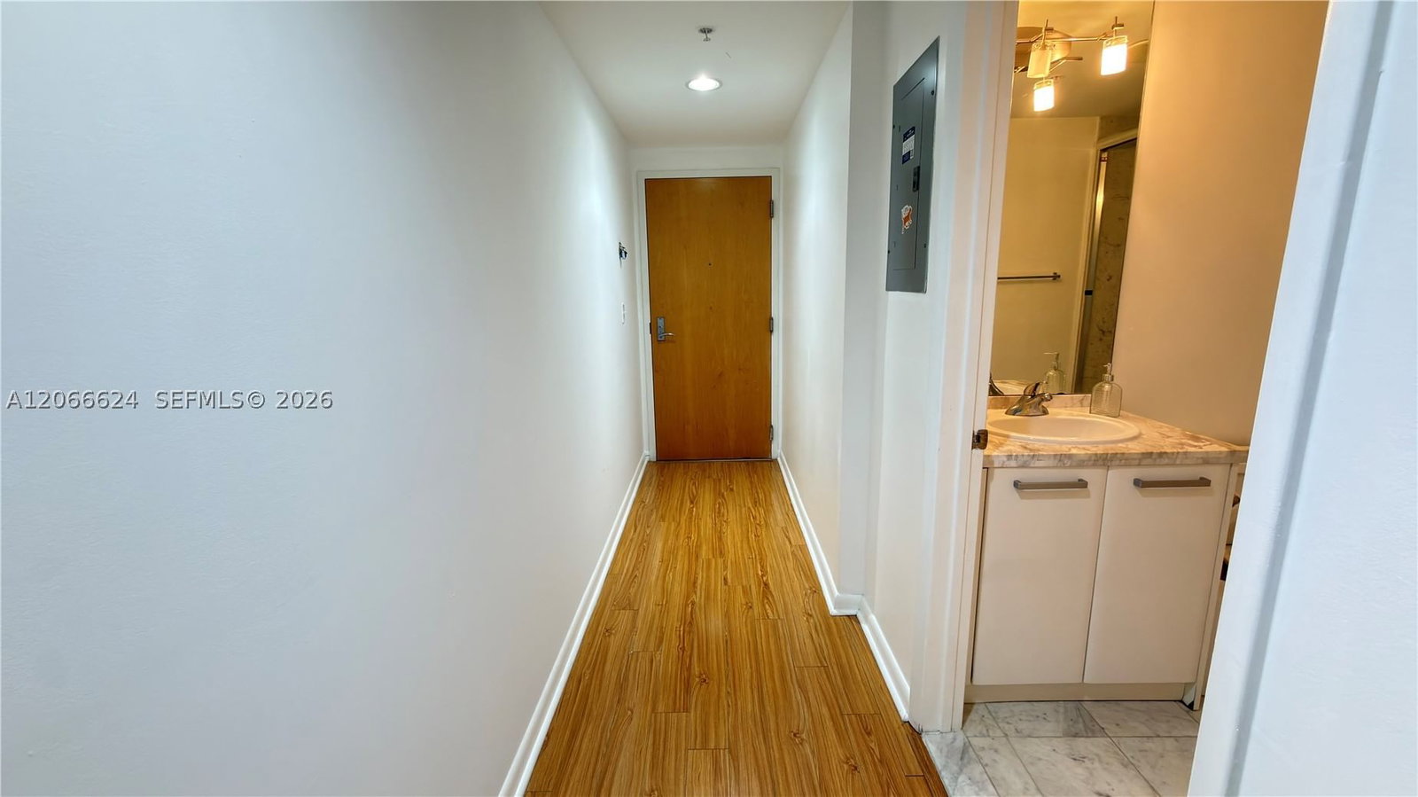 Real estate property located at 244 Biscayne Blvd #808, Miami-dade, Vizcayne North Condo, Miami, FL