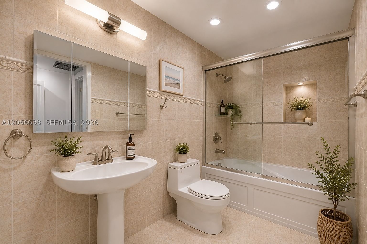 Real estate property located at 5601 Collins Ave PH-14, Miami-dade, The Pavilion Condo, Miami Beach, FL