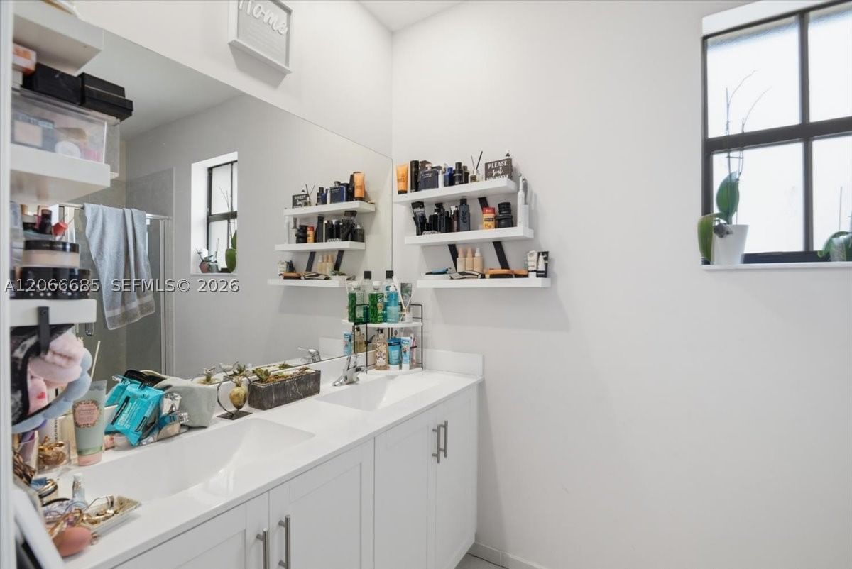 Real estate property located at 3378 112th St, Miami-dade, Aquabella North Replat, Hialeah, FL