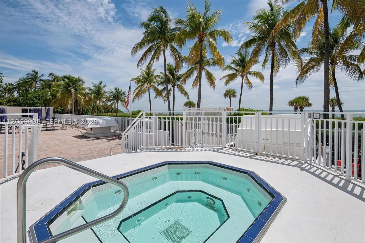 Real estate property located at 5005 Collins Ave #424, Miami-dade, The Carriage Club North C, Miami Beach, FL