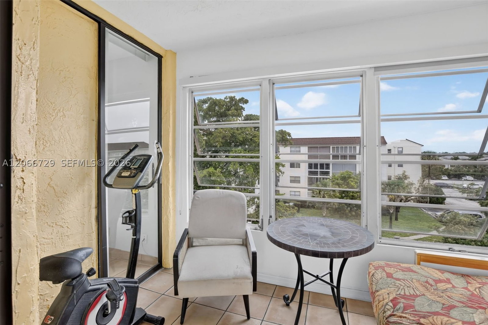 Real estate property located at 2811 Somerset Dr #405, Broward, Somerset No 3 Condo, Lauderdale Lakes, FL