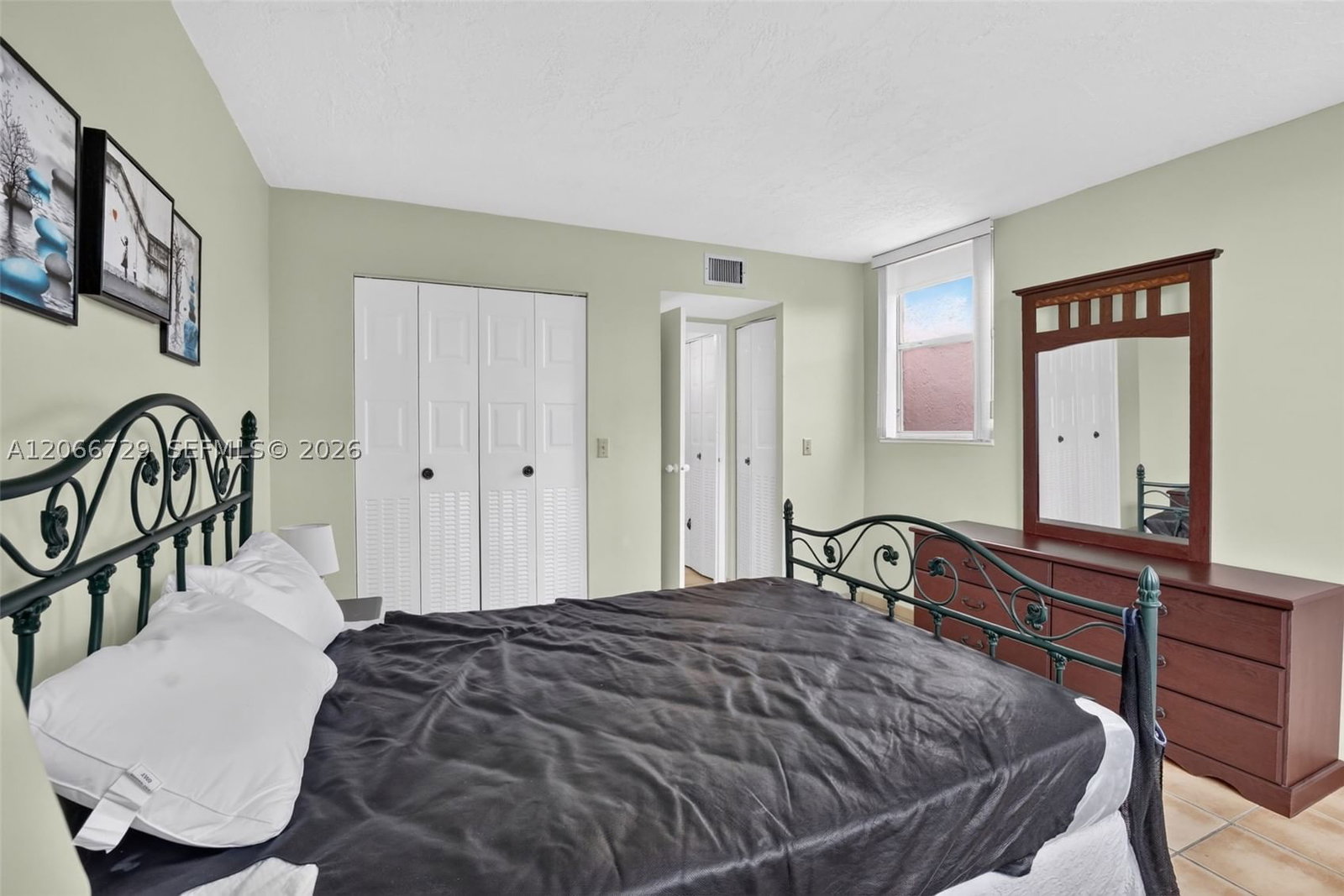 Real estate property located at 2811 Somerset Dr #405, Broward, Somerset No 3 Condo, Lauderdale Lakes, FL