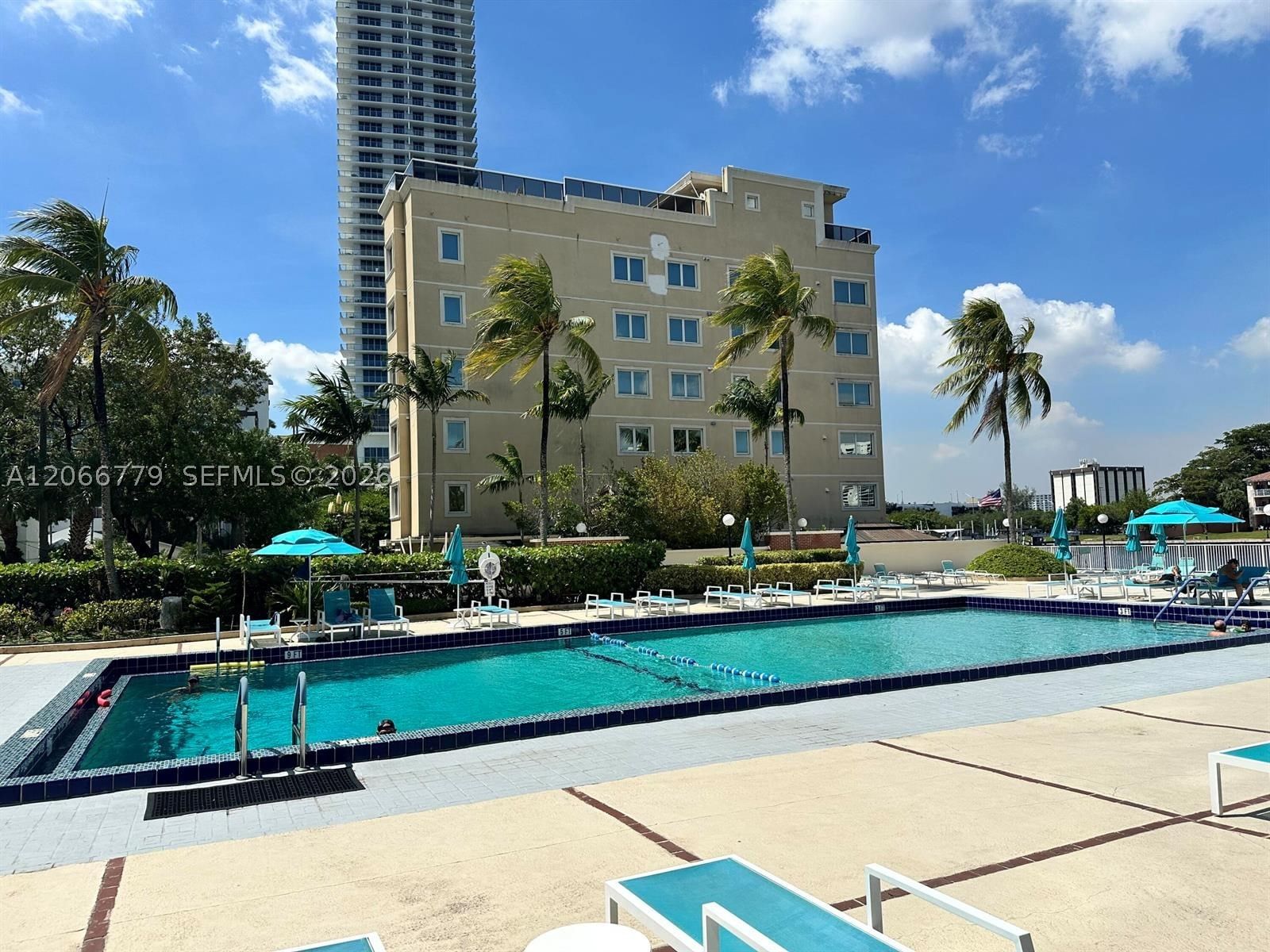 Real estate property located at 3800 Ocean Dr #1516, Broward, Hallmark Of Hollywood Con, Hollywood, FL