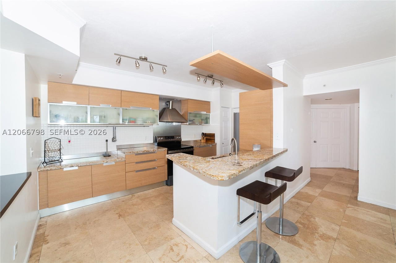 Real estate property located at 17100 Bay Rd #1501, Miami-dade, Porto Bellagio Condo, Sunny Isles Beach, FL