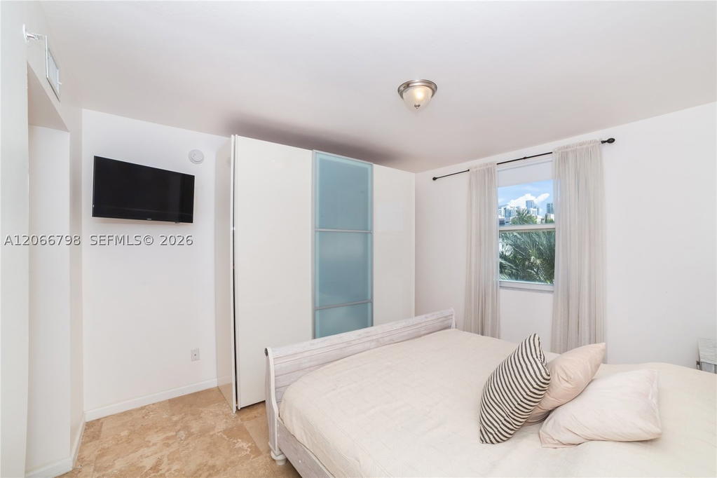 Real estate property located at 17100 Bay Rd #1501, Miami-dade, Porto Bellagio Condo, Sunny Isles Beach, FL