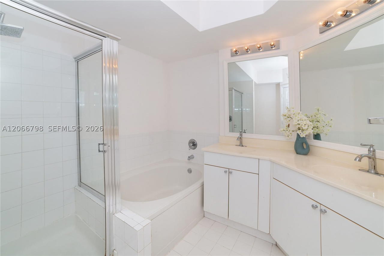 Real estate property located at 17100 Bay Rd #1501, Miami-dade, Porto Bellagio Condo, Sunny Isles Beach, FL