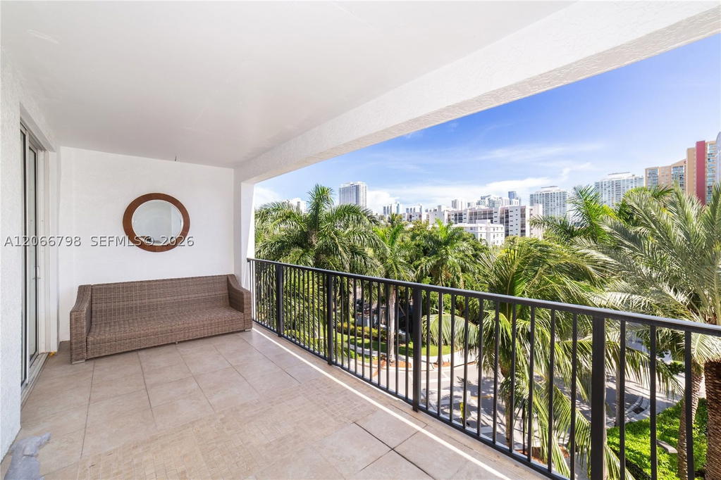 Real estate property located at 17100 Bay Rd #1501, Miami-dade, Porto Bellagio Condo, Sunny Isles Beach, FL