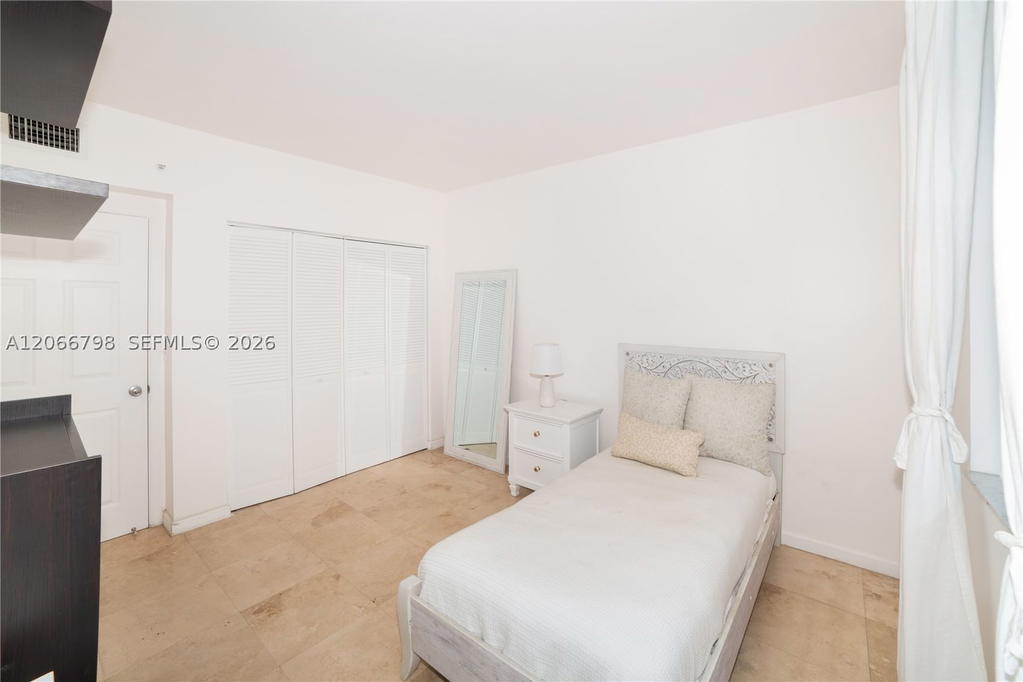 Real estate property located at 17100 Bay Rd #1501, Miami-dade, Porto Bellagio Condo, Sunny Isles Beach, FL