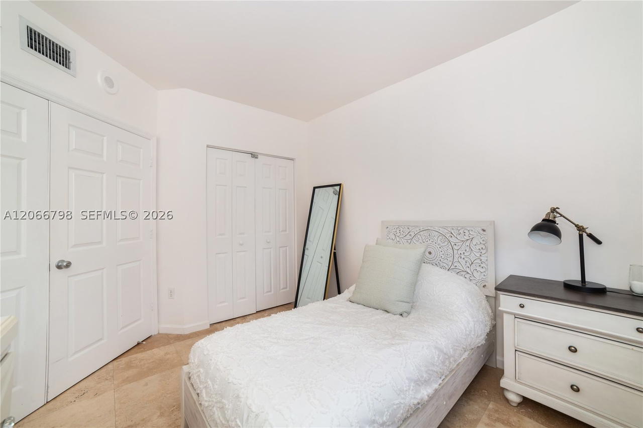 Real estate property located at 17100 Bay Rd #1501, Miami-dade, Porto Bellagio Condo, Sunny Isles Beach, FL
