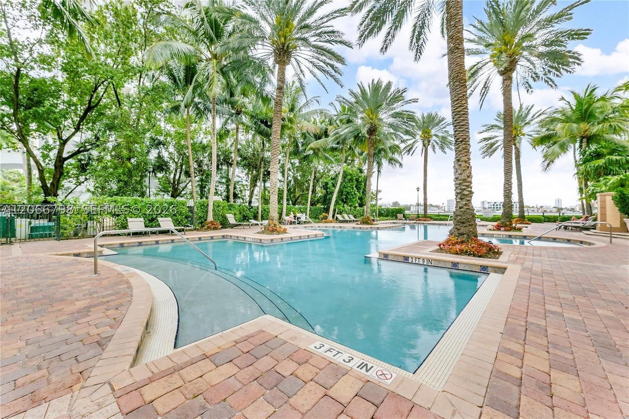 Real estate property located at 17100 Bay Rd #1501, Miami-dade, Porto Bellagio Condo, Sunny Isles Beach, FL