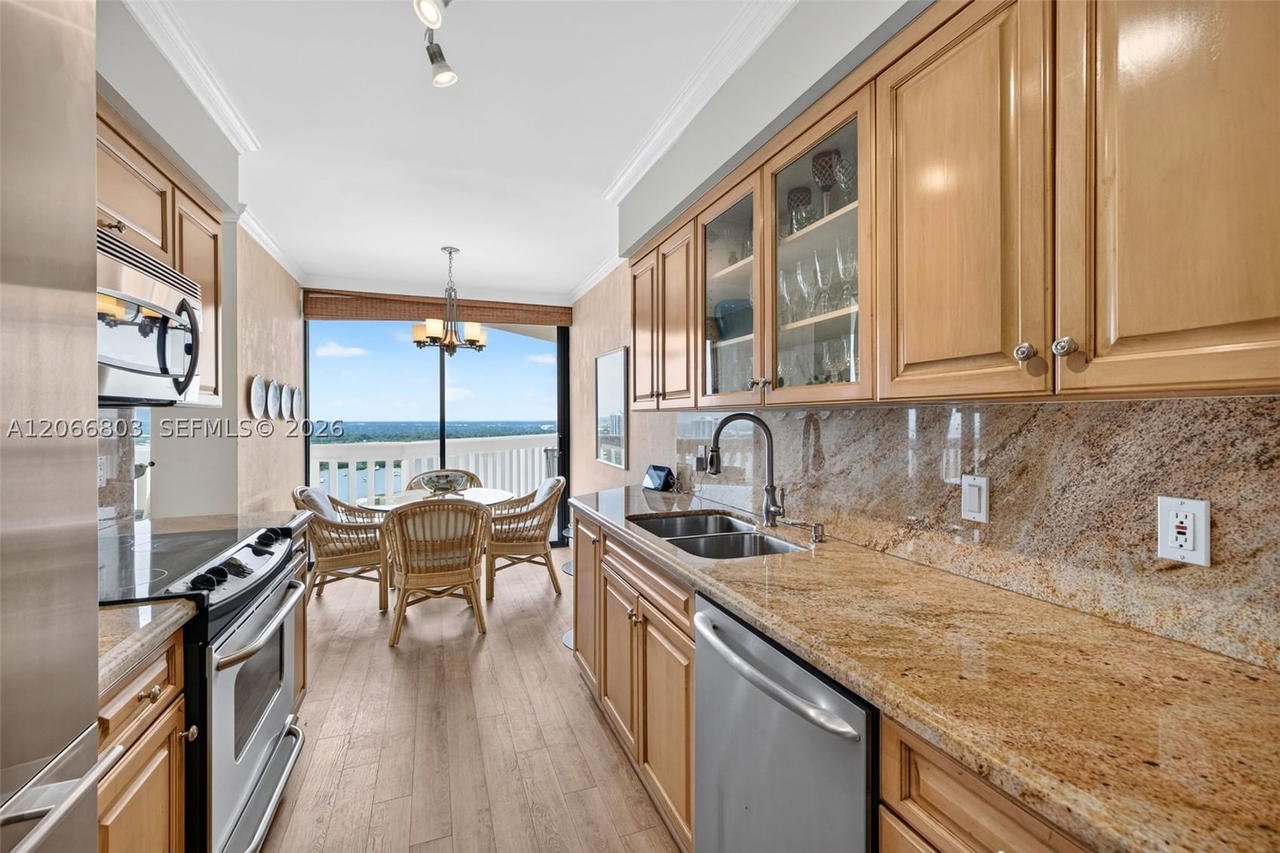 Real estate property located at 1000 Island Blvd #2911, Miami-dade, 1000 Isl Blvd Williams Is, Aventura, FL