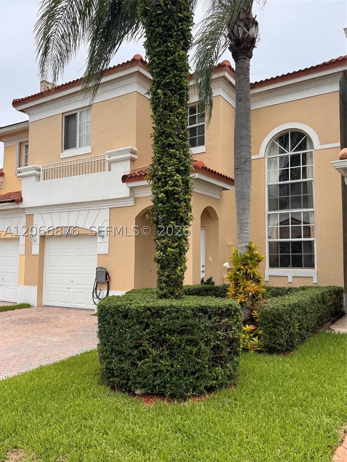 Real estate property located at 16261 101st Ter, Miami-dade, Forest Lakes Country Gard, Miami, FL