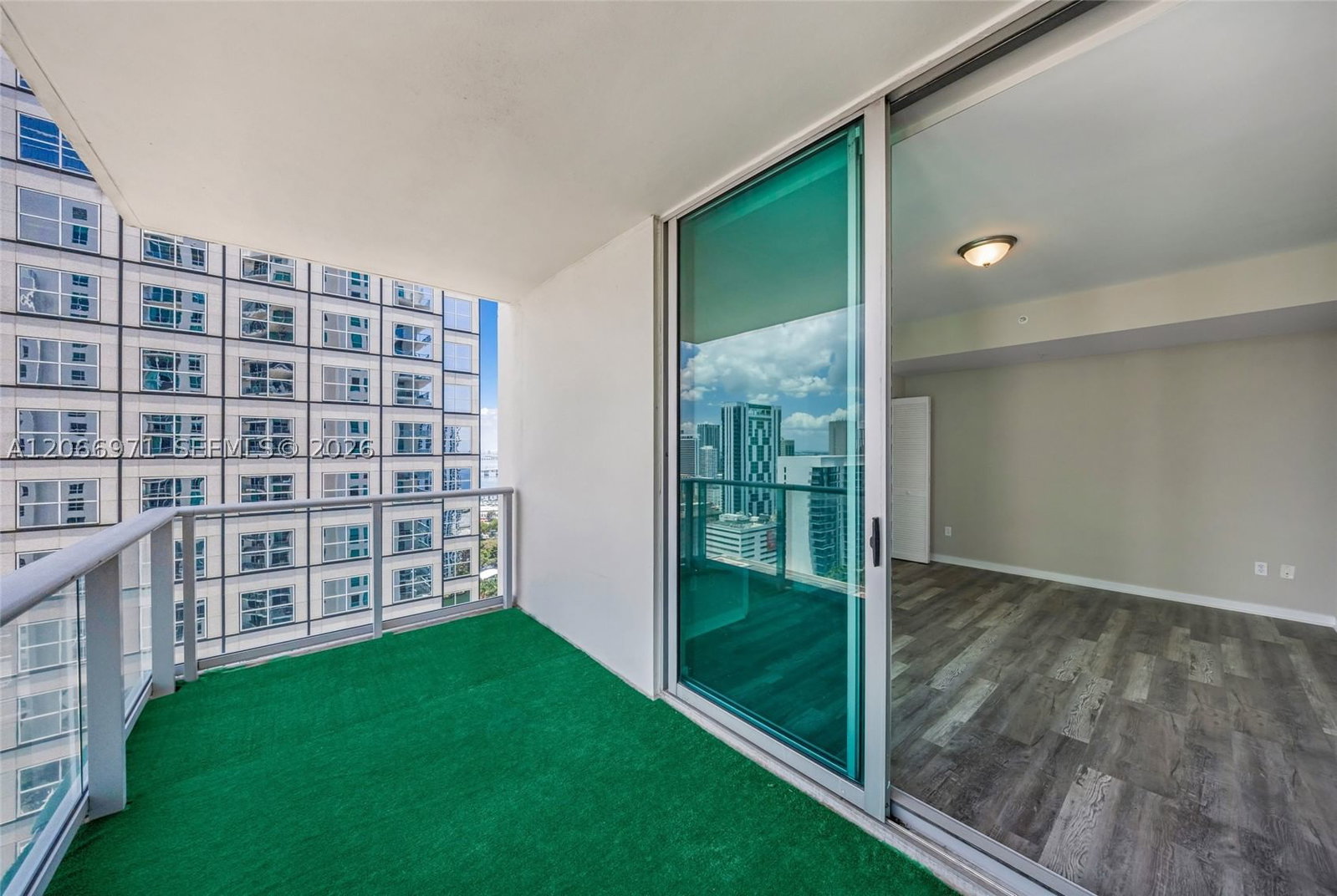 Real estate property located at 300 Biscayne Blvd T-2911, Miami-dade, Met 1 Condo, Miami, FL