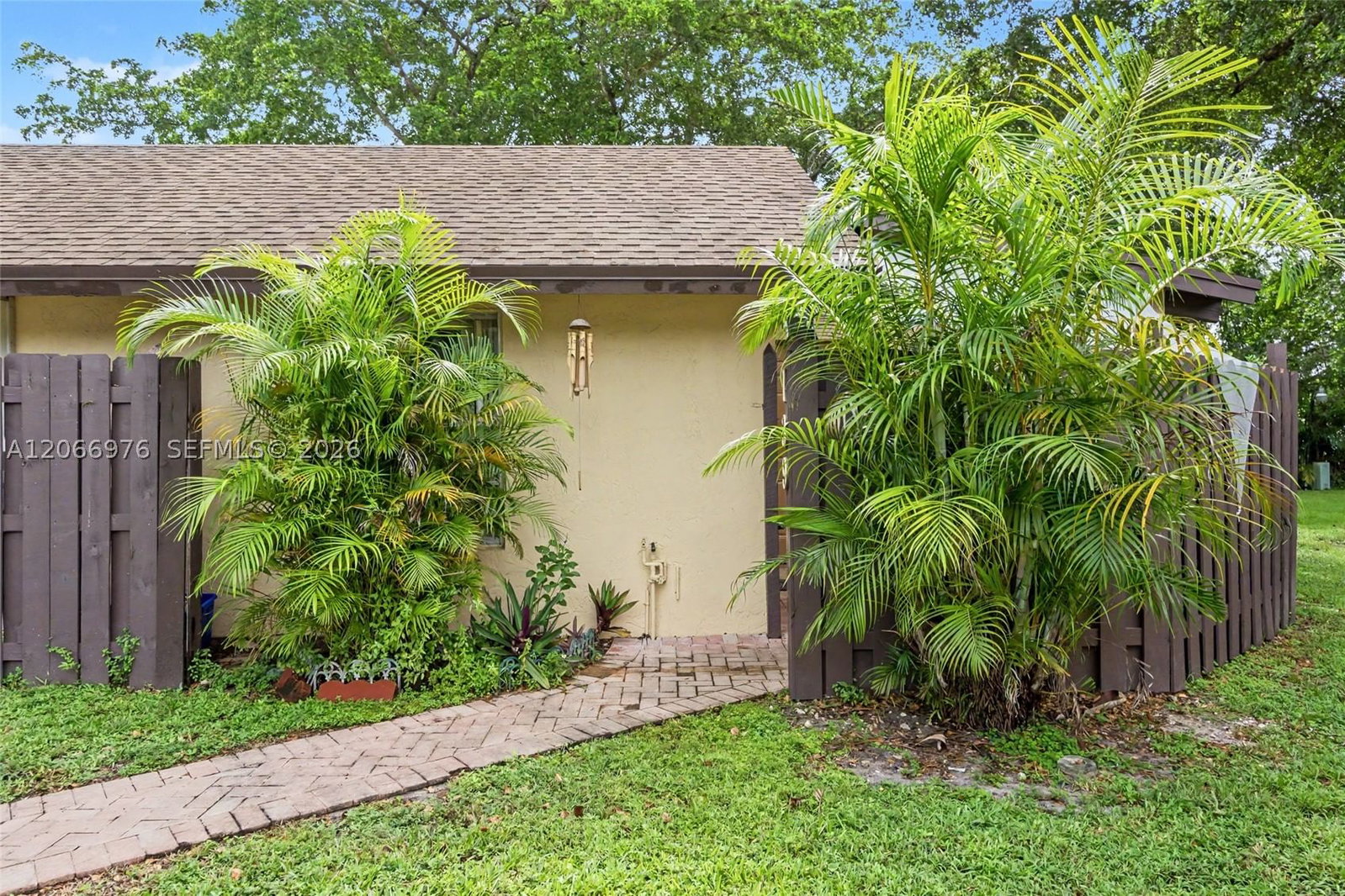 Real estate property located at 139 Essex Rd #4-28, Broward, Villas At Carriage Hills, Hollywood, FL