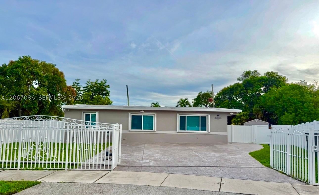 Real estate property located at 4580 39th St, Broward, Lake Forest Sec One, West Park, FL