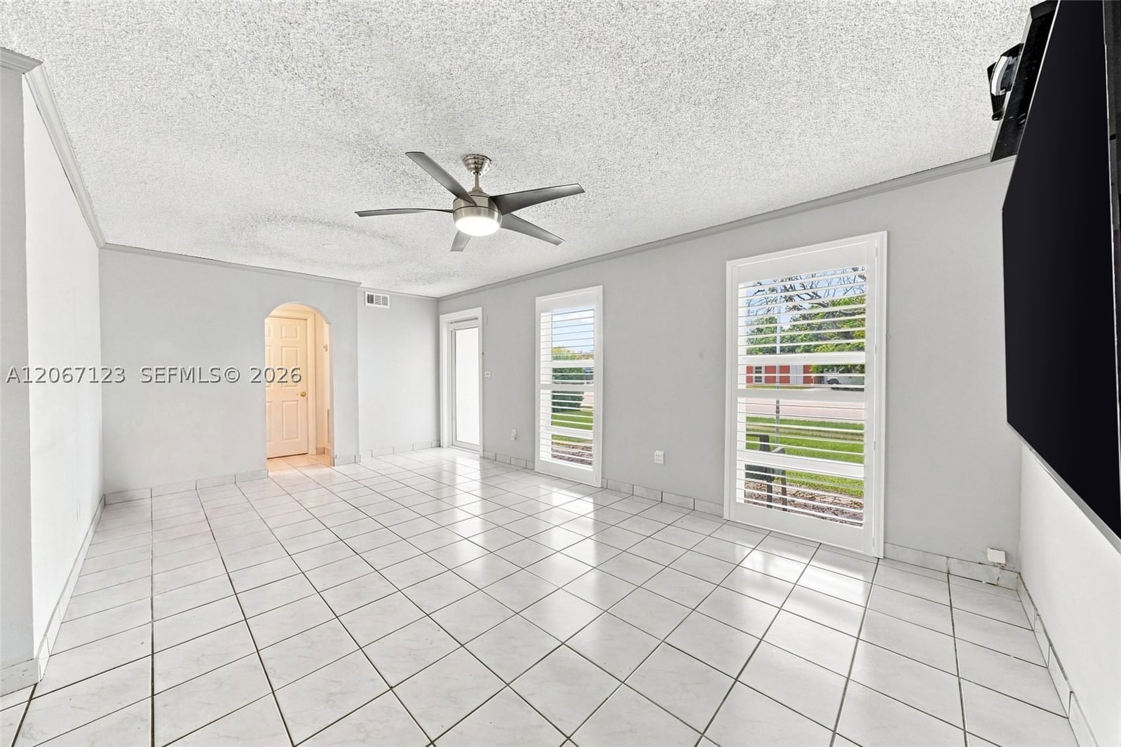 Real estate property located at 5525 112th Ave, Miami-dade, Westwood Lake 6th Addn, Miami, FL