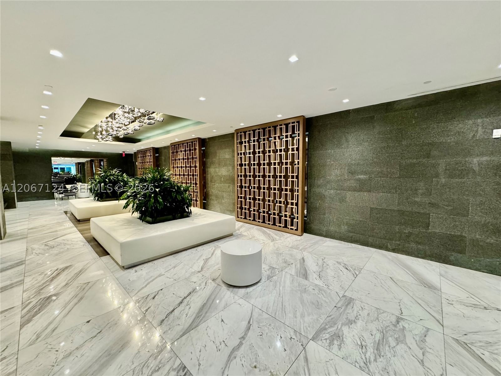 Real estate property located at 400 Sunny Isles Blvd #1221, Miami-dade, 400 Sunny Isles Condo Eas, Sunny Isles Beach, FL