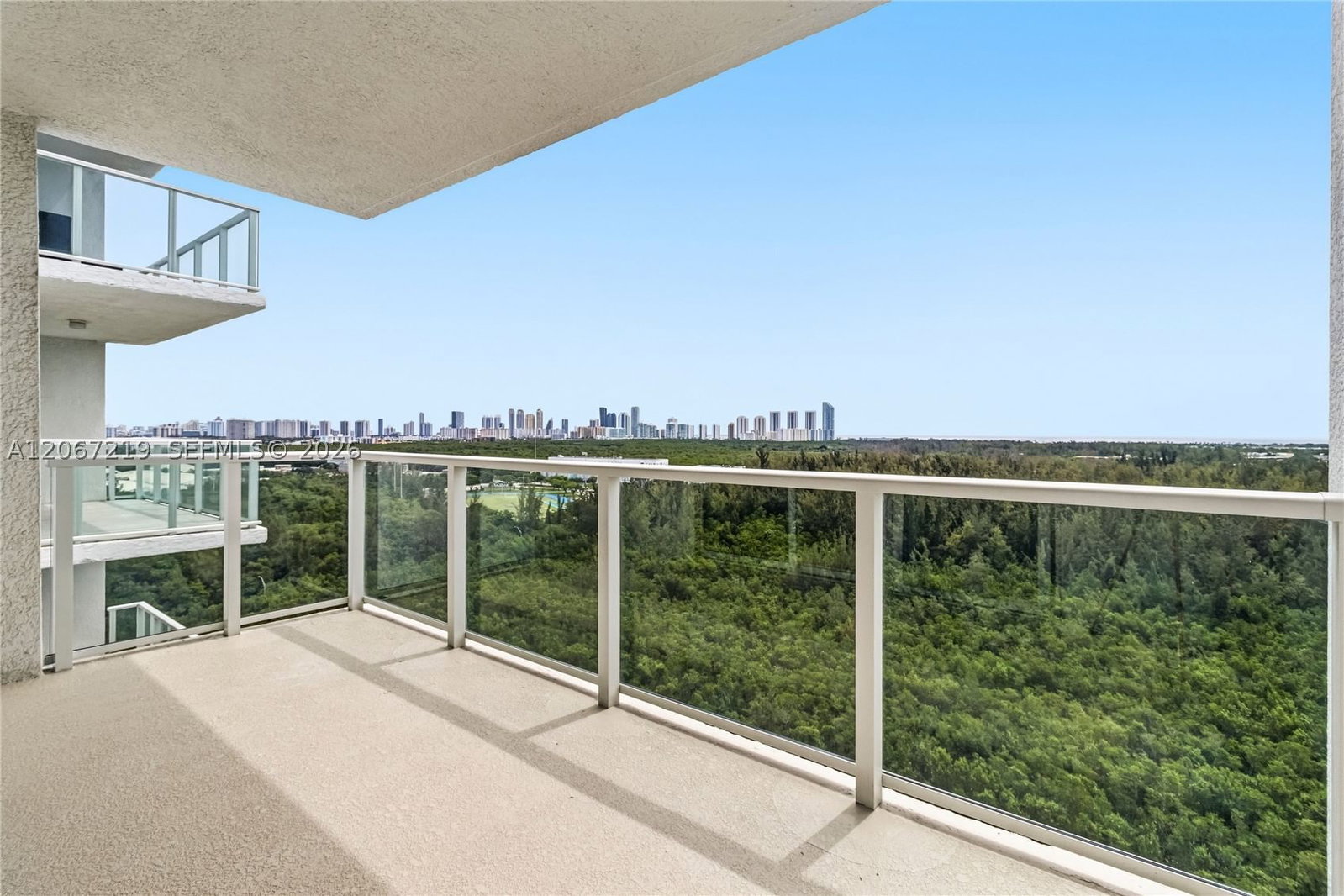 Real estate property located at 14951 Royal Oaks Ln #1604, Miami-dade, The Oaks I Condo, North Miami, FL