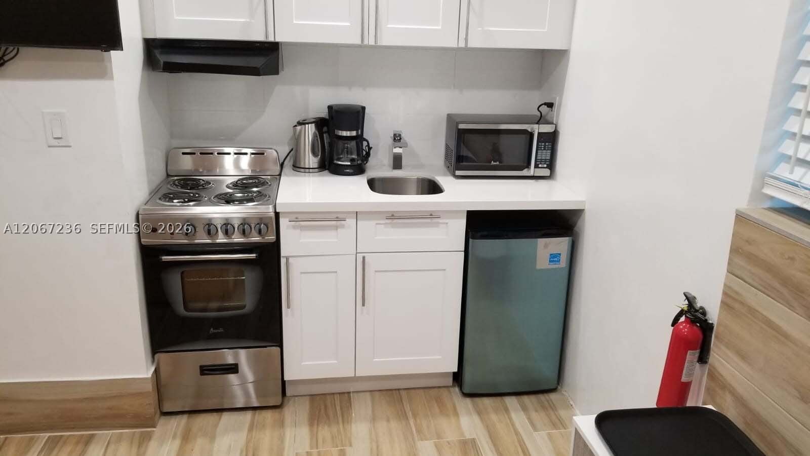 Real estate property located at 1858 Dewey St, Broward, Hollywood South Side Add, Hollywood, FL