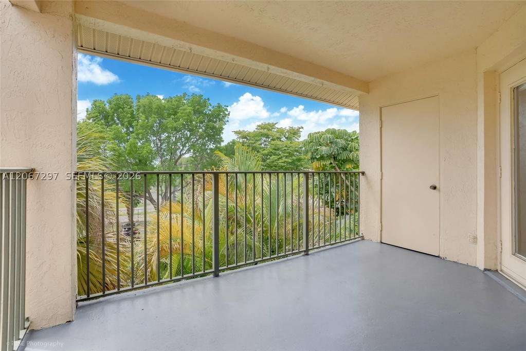 Real estate property located at 9999 Summerbreeze Dr #409, Broward, Summerbreeze Condo, Sunrise, FL