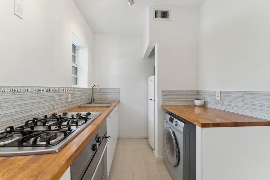 Real estate property located at 4812 Pine Tree Dr #206, Miami-dade, Pine Tree Place Condo, Miami Beach, FL