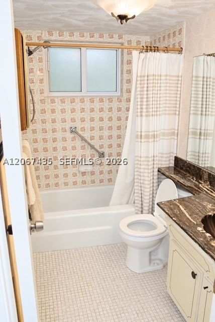 Real estate property located at 4211 41st St #407, Broward, Diamond Condo, Lauderdale Lakes, FL