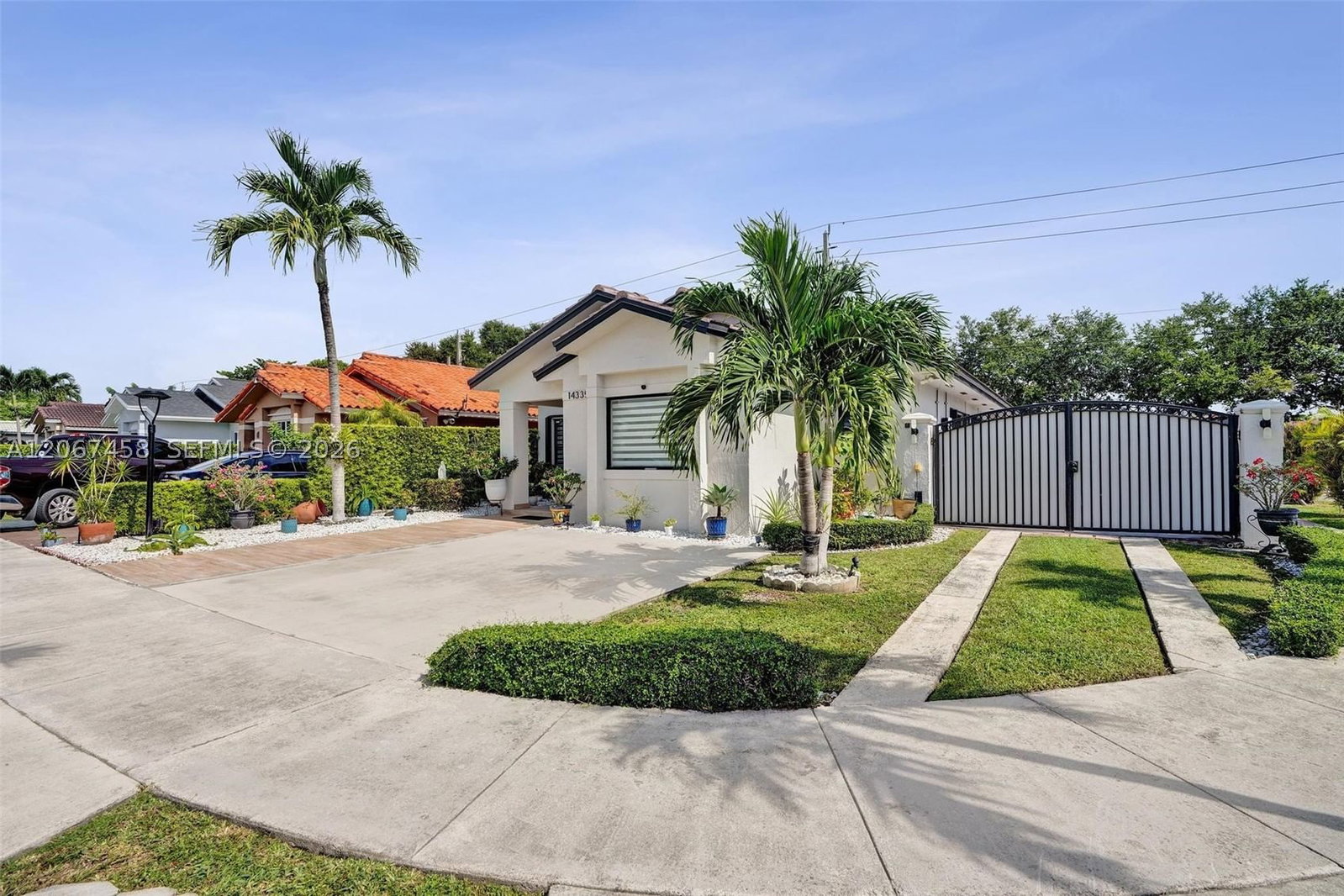 Real estate property located at 14335 112th Ter, Miami-dade, Islas Canarias Homes, Miami, FL