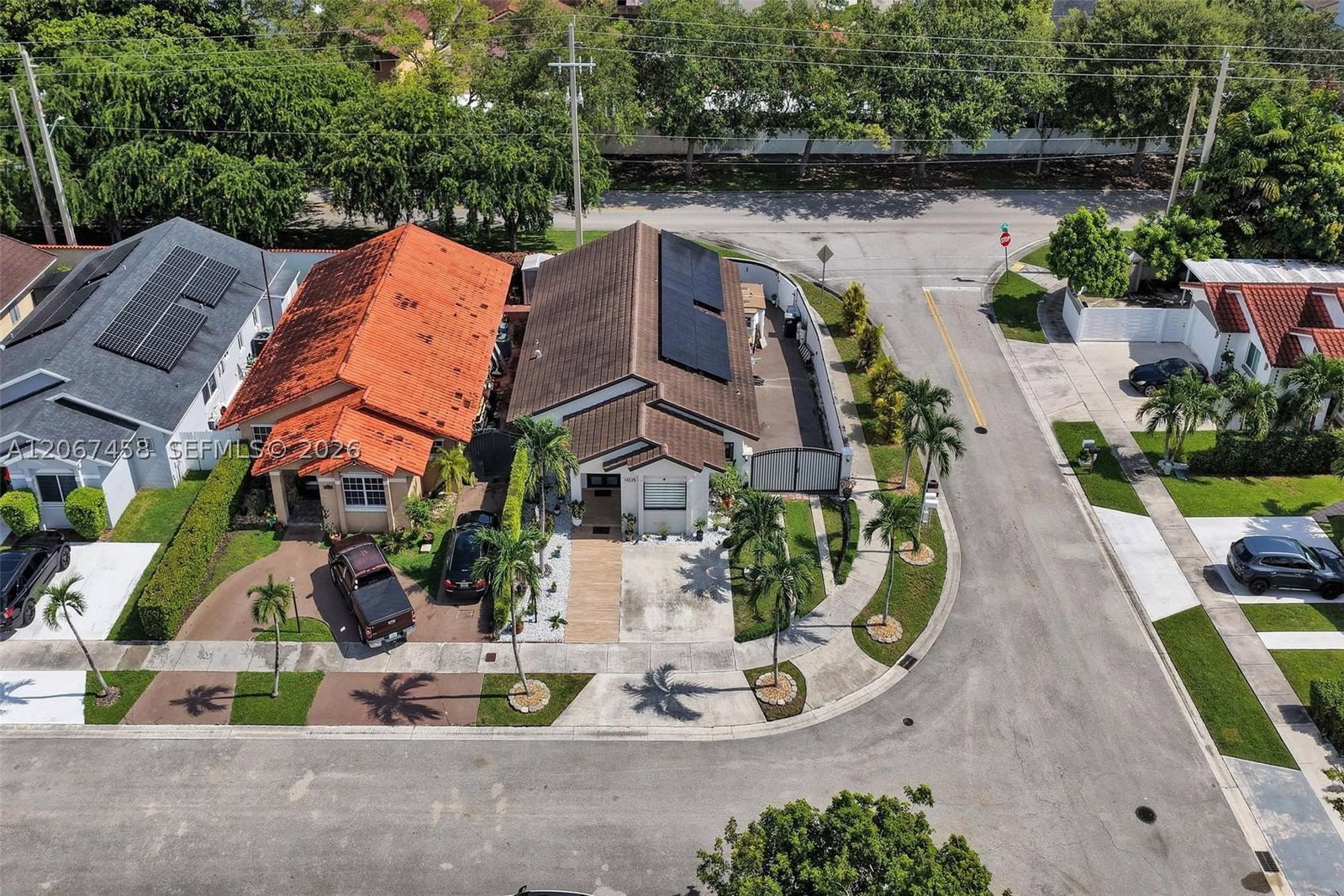 Real estate property located at 14335 112th Ter, Miami-dade, Islas Canarias Homes, Miami, FL