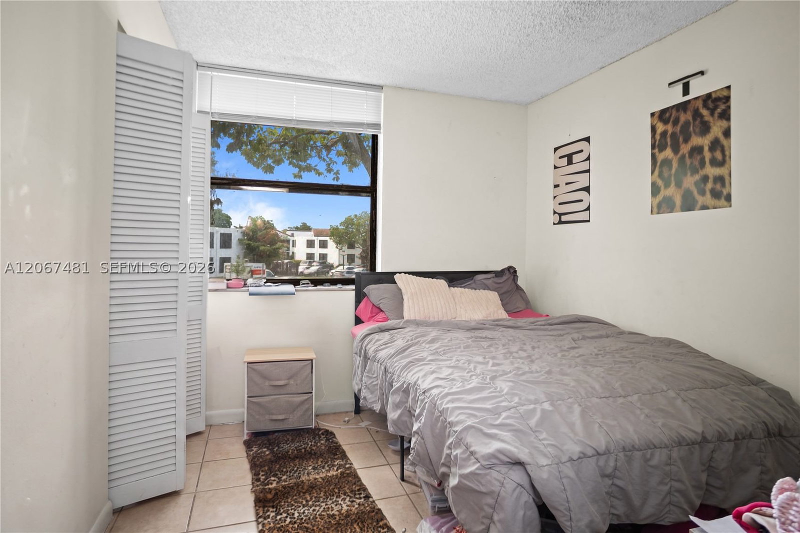 Real estate property located at 213 Lake Pointe Dr #203, Broward, Lake Pointe Condominium N, Oakland Park, FL