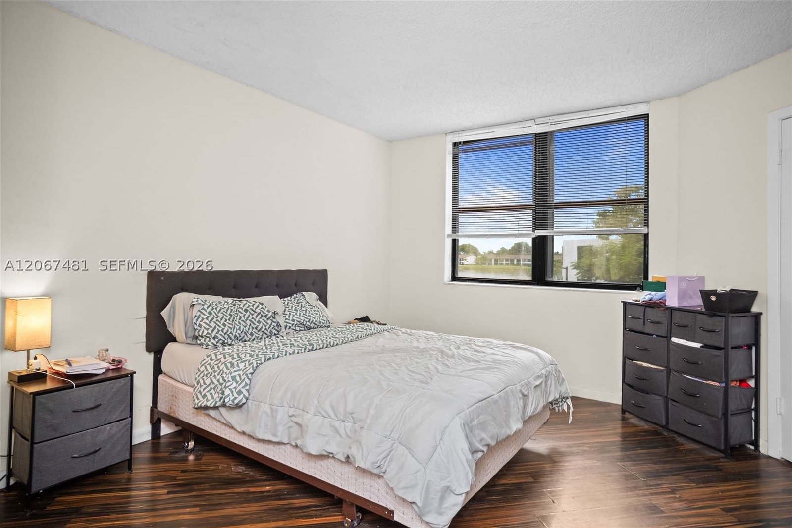 Real estate property located at 213 Lake Pointe Dr #203, Broward, Lake Pointe Condominium N, Oakland Park, FL