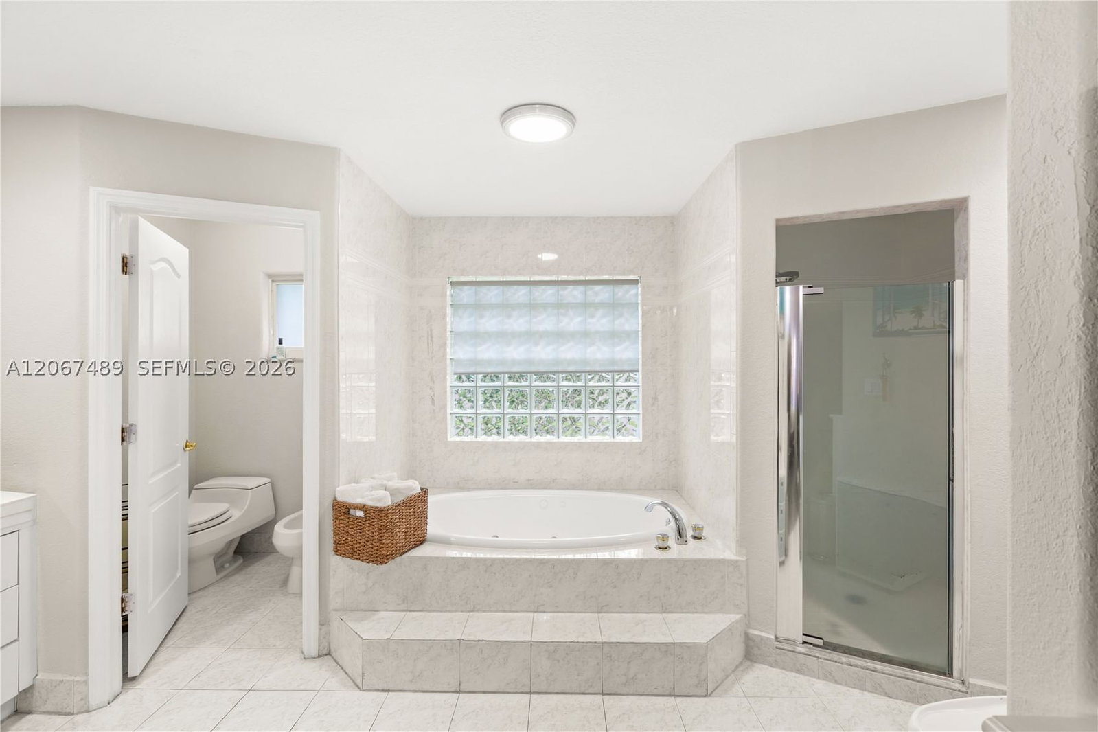 Real estate property located at 9840 28th Ter, Miami-dade, Vanderbilt Park Amd Pl, Doral, FL